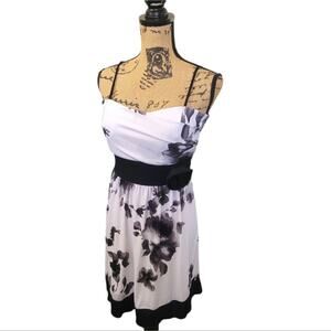NWOT Maurices Size Medium Black & White Floral Sun Dress With Flower Bow